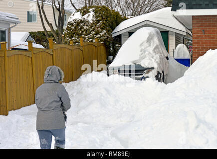 Location de couverts de neige après une énorme chute de neige canadienne en Février Banque D'Images