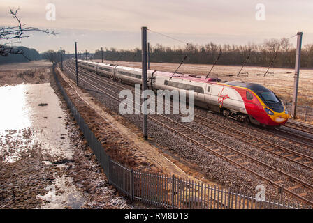 Au Winwick Pendolino Virgin Banque D'Images