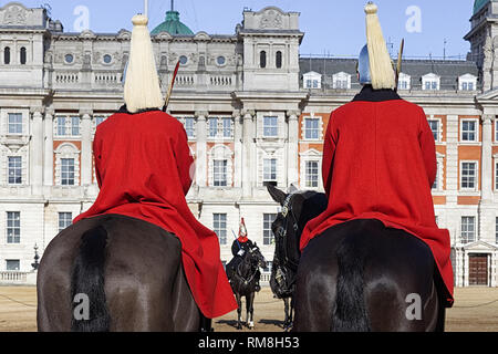 Les sauveteurs de Queens, Household Cavalry sur Horse Guard Parade Londres Banque D'Images