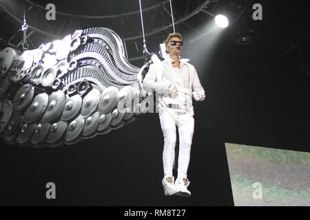 Chanteur, auteur-compositeur et acteur Justin Bieber est montré sur scène pendant un concert en direct de l'apparence. Banque D'Images