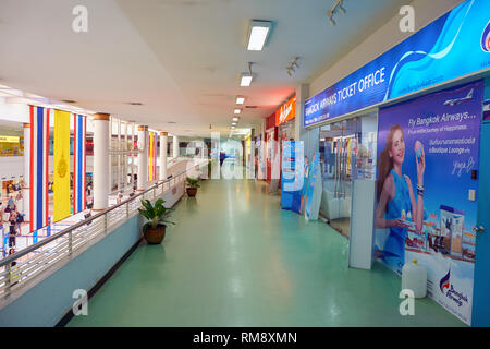 PHUKET, Thaïlande - 07 NOVEMBRE 2015 : l'intérieur de l'Aéroport International de Phuket. L'Aéroport International de Phuket est l'aéroport international de Phuket Pro Banque D'Images