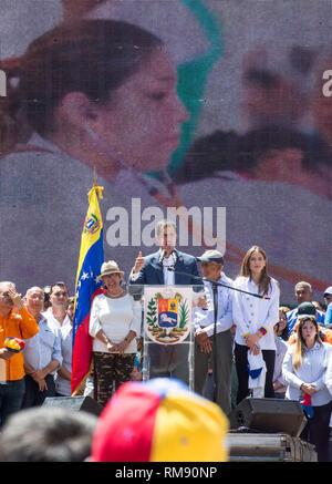 Juan Guaidó, président par intérim de la République du Venezuela, prend la parole à la concentration. Mars et a appelé à ce rassemblement Mardi, 12 février, par jua Banque D'Images