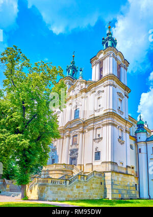 La belle St Michel et St Stanislas Church (Église à Skalka), est l'un des bel exemple de style baroque à l'église polonaise, l'architecture de Krako Banque D'Images