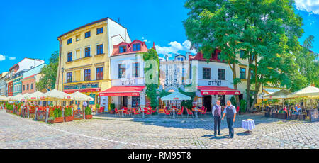 Cracovie, Pologne - 21 juin 2018 : variété de restaurant historique avec une cuisine juive est une carte de visite du vieux quartier de Kazimierz, à Cracovie le 21 juin Banque D'Images