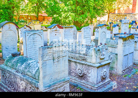 Cracovie, Pologne - 21 juin 2018 : Le Vieux Quartier Juif, Remu (Remah) Cimetière, situé à côté de la Synagogue Remu, est l'un des principaux monuments et pilgrima Banque D'Images