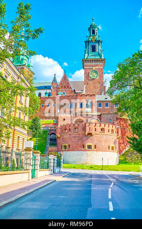 L'ancienne résidence royale, le château de Wawel est de nos jours la plus aimée symbole de la ville, et un symbole de puissance, Krakow Pologne médiévale Banque D'Images