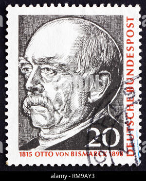 Allemagne - VERS 1965 : timbre imprimé dans l'Allemagne montre Otto von Bismarck, homme d'État prussien, peinture par Franz von Lenbach, vers 1965 Banque D'Images