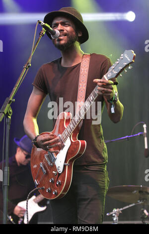 Acteur et guitariste Gary Clark Jr est montré sur scène pendant un concert en direct de l'apparence. Banque D'Images