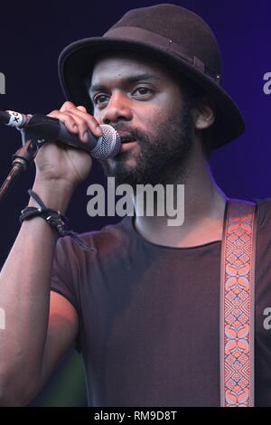 Acteur et guitariste Gary Clark Jr est montré sur scène pendant un concert en direct de l'apparence. Banque D'Images