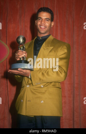 PASADENA, CA - 5 janvier : l'Acteur Kristoff St. John assiste à la 26e assemblée annuelle de l'image de la NAACP Awards le 5 janvier 1993 à Pasadena Civic Auditorium à Pasadena, en Californie. Photo de Barry King/Alamy Stock Photo Banque D'Images