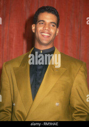 PASADENA, CA - 5 janvier : l'Acteur Kristoff St. John assiste à la 26e assemblée annuelle de l'image de la NAACP Awards le 5 janvier 1993 à Pasadena Civic Auditorium à Pasadena, en Californie. Photo de Barry King/Alamy Stock Photo Banque D'Images