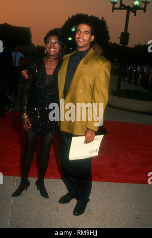 PASADENA, CA - 5 janvier : l'Acteur Kristoff St. John assiste à la 26e assemblée annuelle de l'image de la NAACP Awards le 5 janvier 1993 à Pasadena Civic Auditorium à Pasadena, en Californie. Photo de Barry King/Alamy Stock Photo Banque D'Images
