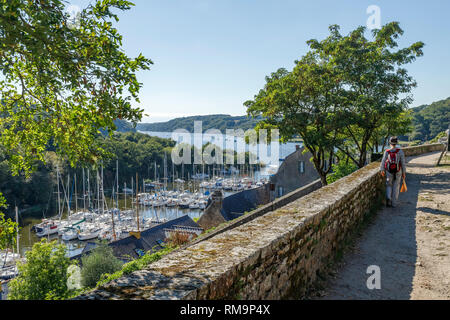 France, Morbihan, La Roche Bernard, vue sur le port de plaisance de la place de la liste Le Rocher // France, Morbihan (56), de La Roche-Bernard, vue sur l Banque D'Images