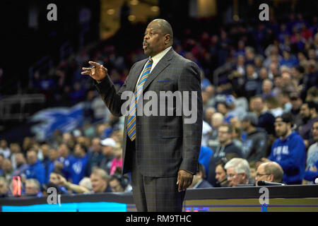 Newark, New Jersey, USA. Feb 13, 2019. Les hoyas de Georgetown l'entraîneur-chef Patrick Ewing NCAA lors d'un match entre la Seton Hall Pirates et le Georgetown Hoyas au Prudential Center de Newark, New Jersey. Défait 90-75 Seton Hall de Georgetown. Duncan Williams/CSM/Alamy Live News Banque D'Images