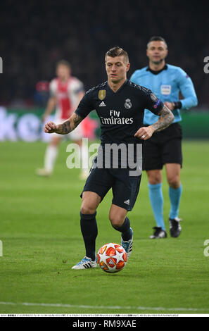 Amsterdam, Pays-Bas. Feb 13, 2019. Toni Kroos du Real Madrid au cours de la ronde de la Ligue des Champions 16 1ère manche match entre l'AFC Ajax 1-2 Real Madrid CF à Johan Cruijff Arena à Amsterdam, Pays-Bas, le 13 février 2019. Credit : Takamoto Tokuhara/AFLO/Alamy Live News Banque D'Images