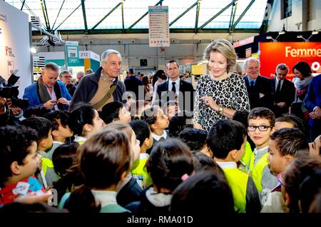 Bruxelles, Belgique. Feb 14, 2019. La Reine Mathilde de Belgique à Thurn en Taxis à Bruxelles, le 14 février 2019, pour visiter la 50e édition de la Foire du Livre de Bruxelles, pour cette édition anniversaire du salon du livre, la Flandre a été choisi comme invité d'honneur de promouvoir le dialogue culturel Crédit : Albert Nieboer/ Pays-Bas OUT/Point de vue OUT |/dpa/Alamy Live News Banque D'Images