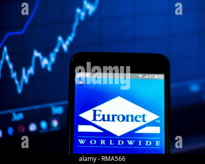 L'Ukraine. Feb 14, 2019. Euronet Worldwide logo de l'entreprise vu affichée sur un téléphone intelligent. Crédit : Igor Golovniov SOPA/Images/ZUMA/Alamy Fil Live News Banque D'Images