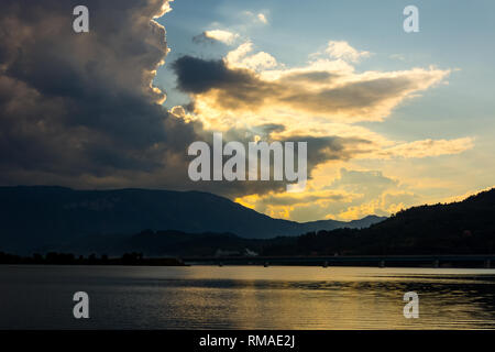 Belle Jablanicko lake l'un des célèbre destination pour visiter et apprécier en Bosnie et Herzégovine Banque D'Images