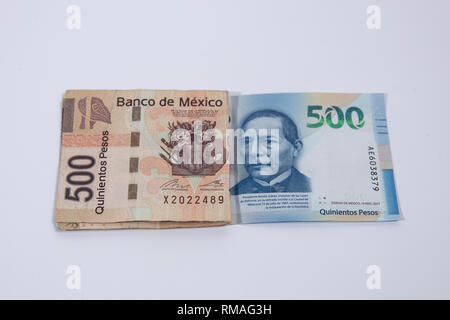 Cinq cents pesos mexicains, les deux projets de loi, l'actuel et l'ancien Banque D'Images