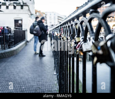 Profitez des nombreux sites touristiques à Camden Market sur une journée ensoleillée à Londres, Angleterre Banque D'Images