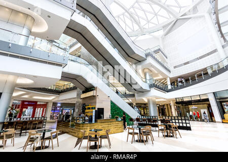 Johannesburg, Afrique du Sud, 8 Septembre - 2018 : l'intérieur du centre commercial moderne. Banque D'Images