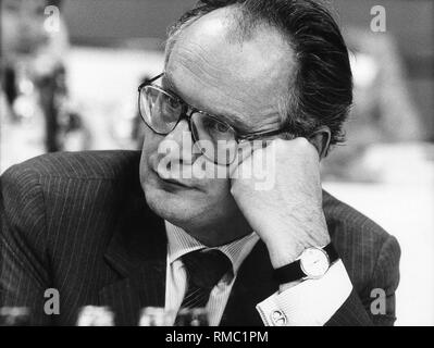 Peter Glotz, secrétaire général du SPD. Banque D'Images