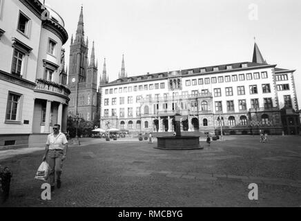 Le Landtag de Hesse avec la Mairie et l'église du marché à Wiesbaden. (Photo non datée) Banque D'Images