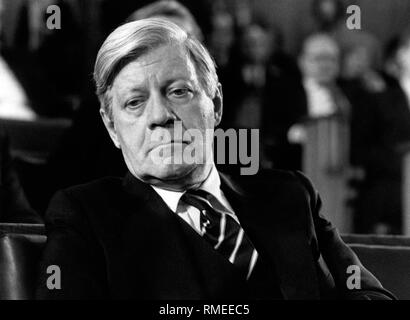 L'ancien chancelier fédéral Helmut Schmidt lors de l'attribution de la citoyenneté d'honneur de sa ville natale de Hambourg. Banque D'Images