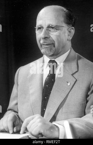 Walter Ulbricht, Nouvel An adresse du chef du parti et chef de l'état de la RDA sur le Ost-Fernsehen au début de l'année 1961/62. Banque D'Images