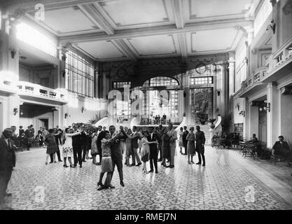 Hall intérieur des thermes d'Agnano, à Naples 1920-30 Banque D'Images