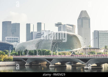 Singapour / Singapour - Le 02 février 2019 : Esplanade Theatres on the bay journée de l'architecture vue en temps réel Banque D'Images