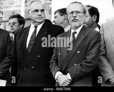 Le chancelier allemand Helmut Kohl (à gauche) et le premier ministre de la RDA Lothar de Maizière au cours de leur campagne électorale d'. Helmut Kohl, homme politique, Allemagne, CDU, avec Lothar de Maizière Banque D'Images