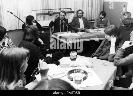 Le premier candidat SPD Klaus Matthiesen, lors d'une élection, d'activité pour les jeunes à l'occasion de la campagne électorale parlementaire du SPD dans le Schleswig-Holstein. Banque D'Images