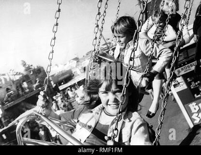 Carrousel de rotation à l'Oktoberfest de Munich (sans date). Banque D'Images