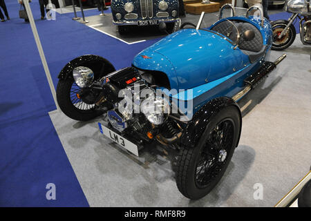 ExCel London, UK. 8Th Feb 2019. Un Morgan à trois roues sur l'affichage à la London Classic Car Show qui aura lieu à l'ExCel London, Royaume-Uni. Environ 700 des plus belles voitures classiques sont exposées à l'exposition allant de l'avant-guerre vintage tourers à un concept moderne de voitures. Le spectacle réunit dans autour de 37 000 visiteurs, allant de graves chefs d'essence des gens qui aiment les belles et les véhicules classiques. Crédit : Michael Preston/Alamy Live News Banque D'Images