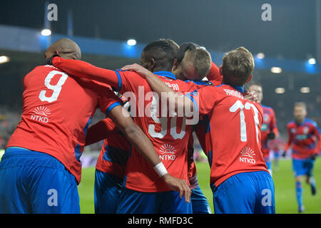 Plzen, République tchèque. Feb 14, 2019. Joueurs de football de Viktoria Plzen célébrer un but au cours de la Ligue Europa tour de jambe premier 32 match de football à Plzen, République tchèque, Jeudi, Février 14, 2019. Photo : CTK Miroslav Chaloupka/Photo/Alamy Live News Banque D'Images