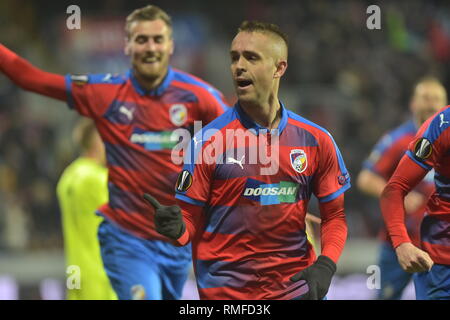 Plzen, République tchèque. Feb 14, 2019. Ludek Pernica de Viktoria Plzen, célèbre un but au cours de la Ligue Europa tour de jambe premier 32 match de football à Plzen, République tchèque, Jeudi, Février 14, 2019. Photo : CTK Miroslav Chaloupka/Photo/Alamy Live News Banque D'Images