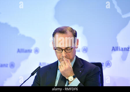 Munich, Allemagne. Feb 15, 2019. Oliver Baete (Président du Directoire d'Allianz SE), sceptique, le geste, la seule image, seul motif, portrait, portrait, portrait. ALLIANZ SE, bilan conférence de presse le 15.02.2019. Utilisation dans le monde entier | Credit : dpa/Alamy Live News Banque D'Images