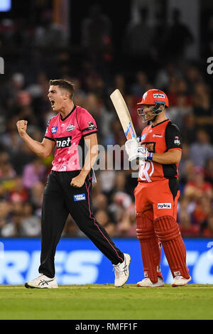 Sean Abbott De Sydney Sixers Célèbre Le Guichet De Jimmy Peirson De ...