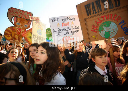 Brighton, UK. Mar 15, 2019. Les enfants de l'école de Brighton en grève pour faire campagne et la demande que le gouvernement fasse quelque chose à propos du réchauffement planétaire. Credit : Rupert Rivett/Alamy Live News Banque D'Images