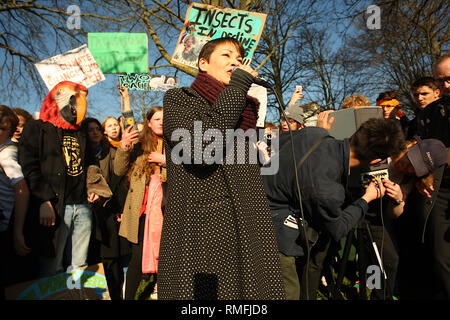 Brighton, UK. Mar 15, 2019. Les enfants de l'école de Brighton en grève pour faire campagne et la demande que le gouvernement fasse quelque chose à propos du réchauffement planétaire. Credit : Rupert Rivett/Alamy Live News Banque D'Images