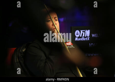 Cardiff, Royaume-Uni. Feb 15, 2019. John Higgins, de l'Écosse pendant son quart de finale contre Joe O'Connor de l'Angleterre. . Welsh Open snooker, jour 5 au stade Motorpoint Arena de Cardiff, Galles du Sud Le vendredi 15 février 2019. Crédit : Andrew Verger/Alamy Live News Banque D'Images