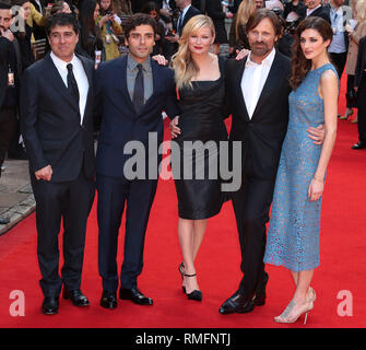 Londres, Royaume-Uni, 13 mai 2014 Hossein Amini, Oscar Issac, Kirsten Dunst, Viggo Mortensen et Daisy Bevan arrivent à l'UK Premiere de 'Les Deux visages de Ja Banque D'Images