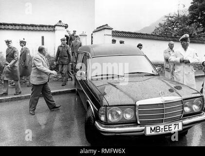 Un corbillard, avec lequel Marianne Strauss a été transférés de la morgue de la paroisse de St Leonhard à Kreuth au forensics à Munich. L'épouse du ministre-président bavarois avait été tué dans un accident de voiture. Banque D'Images