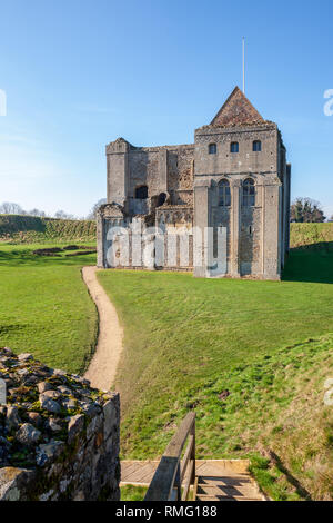 Le château de Castle Rising est une fortification médiévale dans le village de Castle Rising, Norfolk, Angleterre. Il a été construit peu après 1138 par William d'Aubigny Banque D'Images