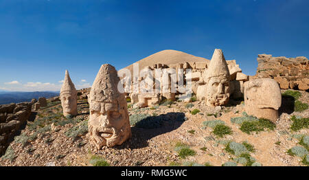 Tête de statue, de gauche, Antiochus, Commenge , Zeus, Apollon, Herekles & Eagle, terrasse ouest, le Mont Nemrut Dagi Nemrud ou sommet, près de Adıyaman, Turquie Banque D'Images