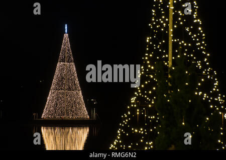 La lumière de décoration de Noël au lac Wörthersee en Carinthie/Autriche Banque D'Images