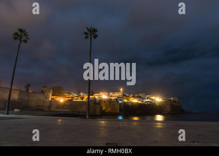 Nuit vue sur la Kasbah d'udayas à Rabat, capitale du Maroc Banque D'Images