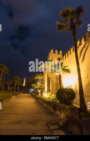 Nuit vue sur la Kasbah d'udayas à Rabat, capitale du Maroc Banque D'Images