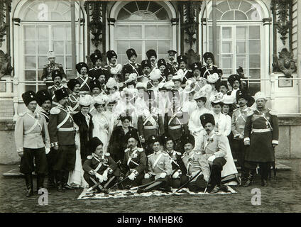 L'Empereur Nicolas II de Russie et de l'impératrice Alexandra Fiodorovna avec avant l'Catherine Palast de Tsarskoïe Selo. Photographie Banque D'Images